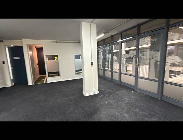 144M² OFFICE TO LET IN GREENSIDE